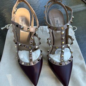 Valentino Garavani Rockstud pump with straps,
